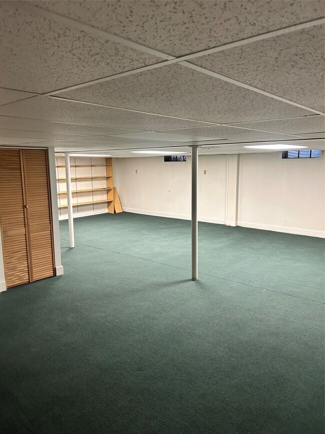 Building Photo - 74 Matthews St