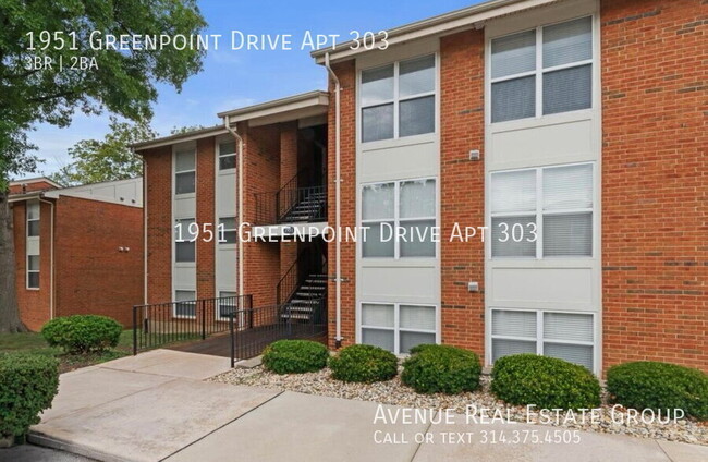 Primary Photo - Bright 3-Bed Condo with Modern Updates & P...