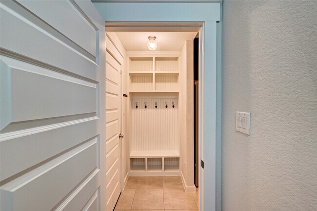 Building Photo - 31702 Casa Linda Dr