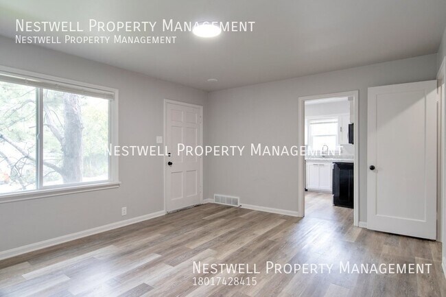 Building Photo - Great 4-bed Townhome in South Salt Lake