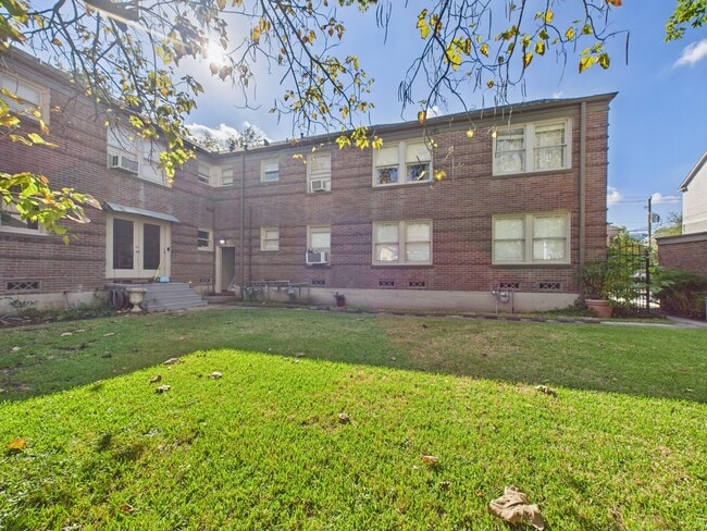 Building Photo - 1920 Richmond Ave.