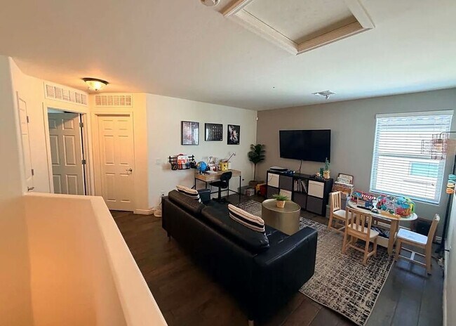 Building Photo - 9033 W Birchover Dr