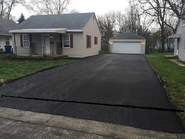 Primary Photo - 1815 Wilcox St