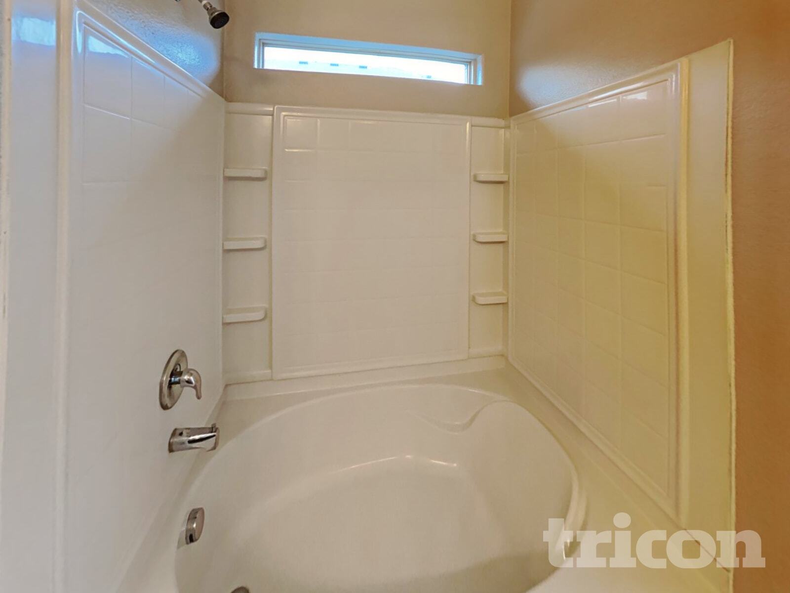 Building Photo - 601 Creekview Dr