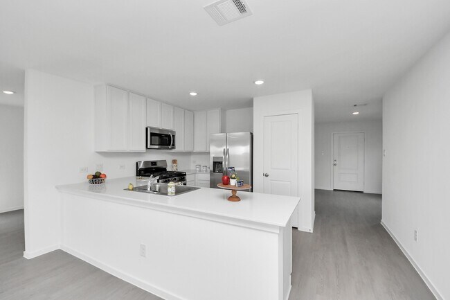 Building Photo - 3012 Sunrise Dr