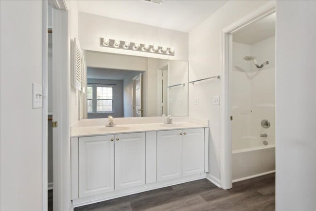 Building Photo - 3BR Townhouse | Main-Level Primary Suite | Gables at York County | Near Langley AFB & NASA