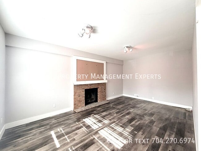 Building Photo - 3819 Langley Rd