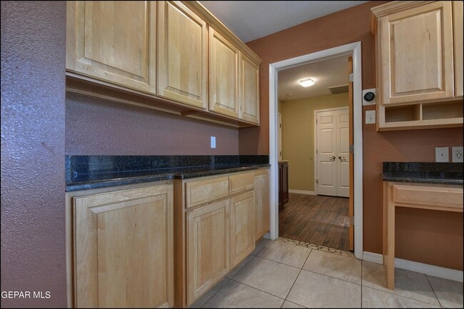 Building Photo - 424 Stonebluff Rd