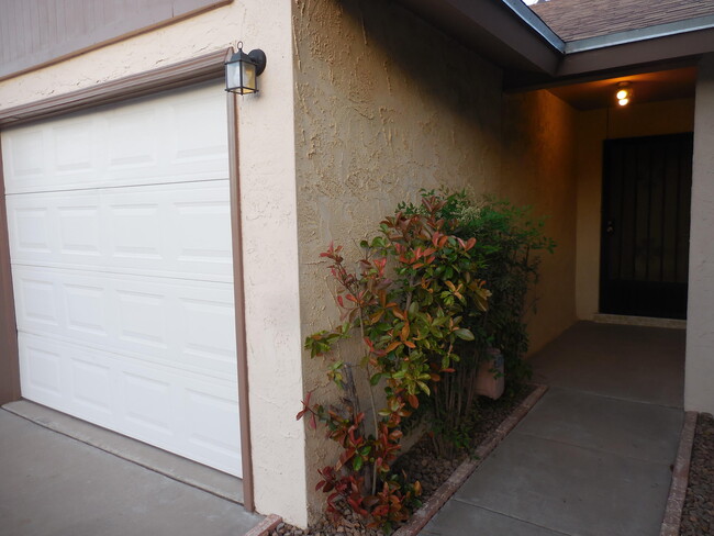 Building Photo - 3210 Isla Bahia Way