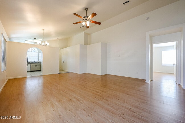 Building Photo - 214 S Rush Cir E