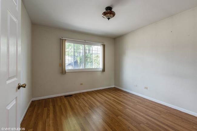 Bedroom - 824 S Leavitt St