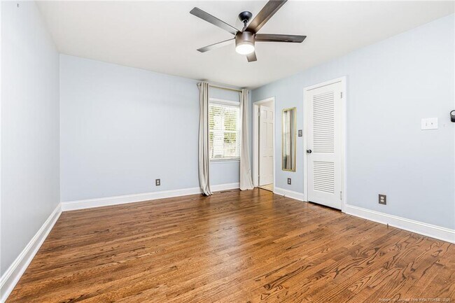 Building Photo - 325 Northview Dr