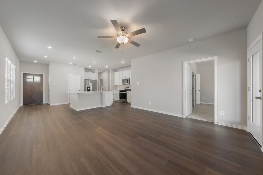 Building Photo - 818 Honeydew Ln