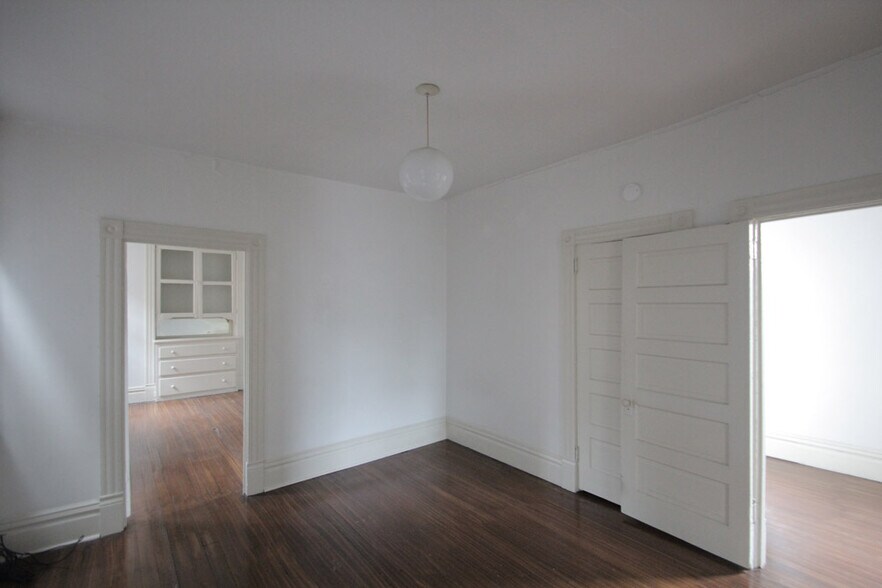 Building Photo - 405 Peebles St