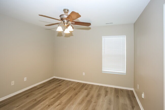 Building Photo - 1616 Poplar Shadow Dr