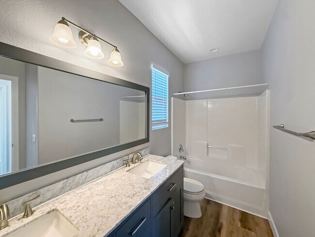 Building Photo - Beautiful 4BR + Office / 3BA Home in Prime...