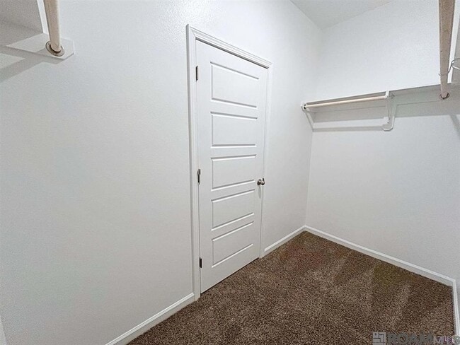 Building Photo - 1047 Drago Dr