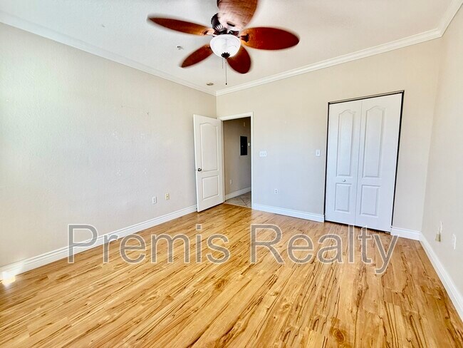 Building Photo - 2721 Via Murano