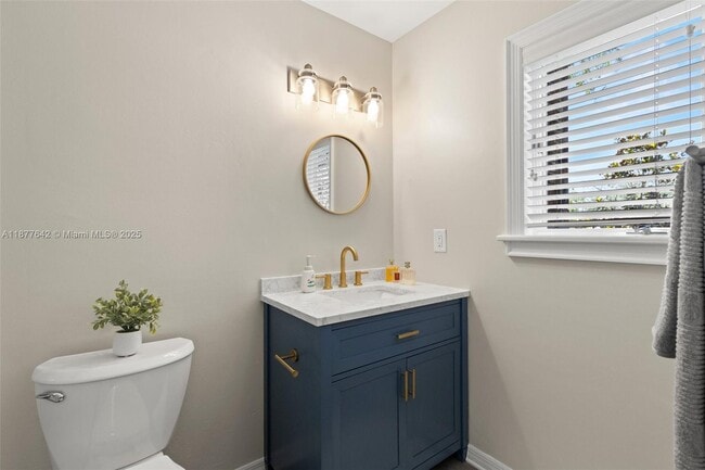 Building Photo - 3003 W Villa Rosa Park
