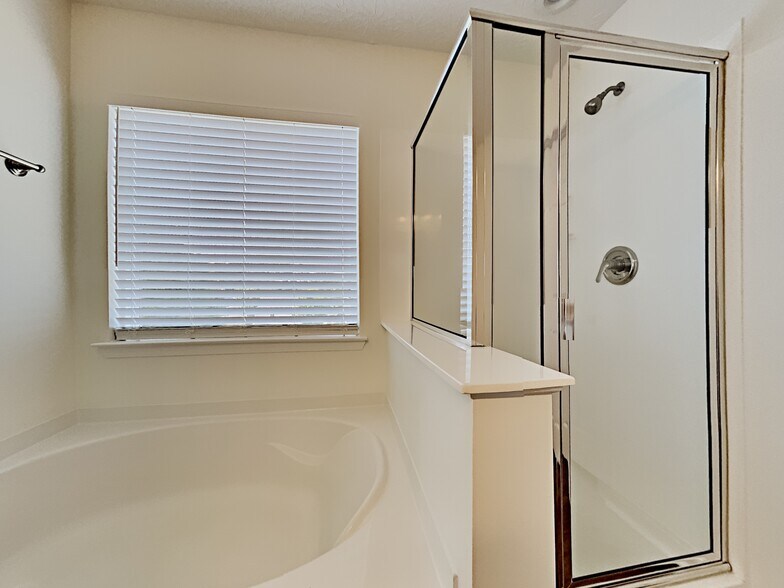 Building Photo - 76 Parkmont Ct