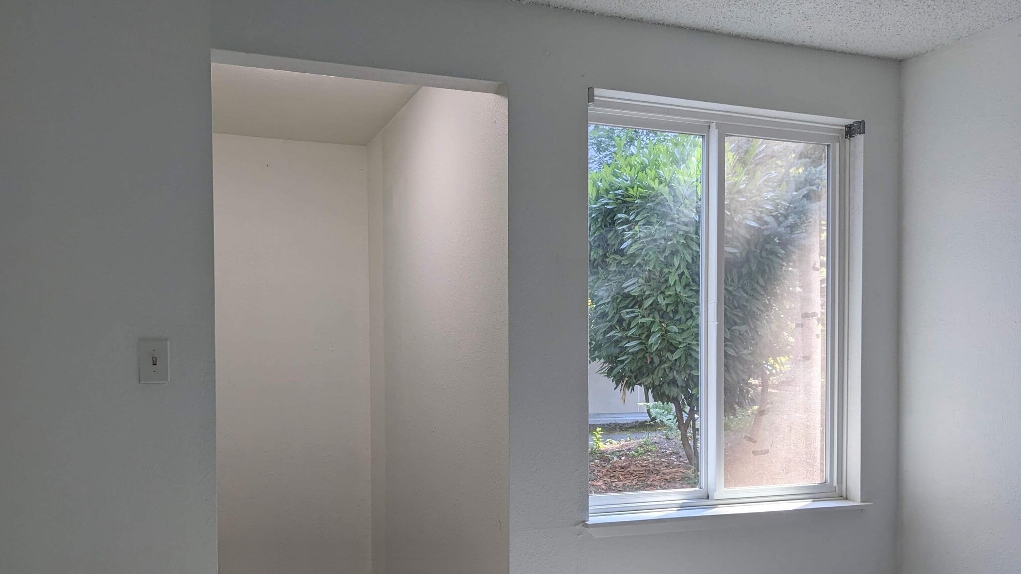 Building Photo - 14635 NE 32nd St