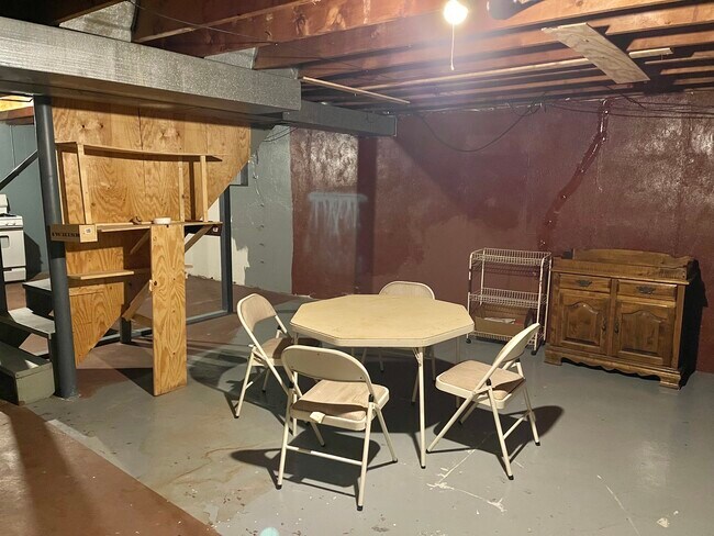 Building Photo - 10002 Livingston Ave