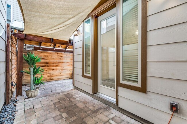 Building Photo - 6109 Stillman St