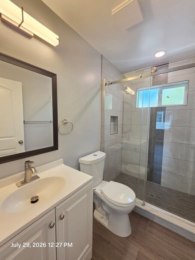 Building Photo - 8154 Potter Ave