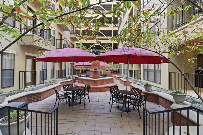 Building Photo - Bristol On Broadway Nashville