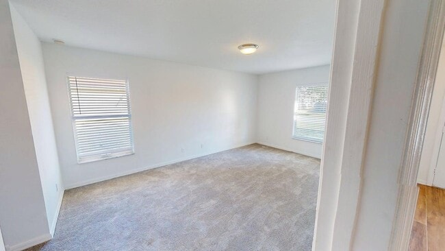 Building Photo - 4232 SW Winslow St