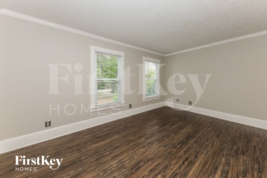 Building Photo - 2902 Moorings Pkwy SW