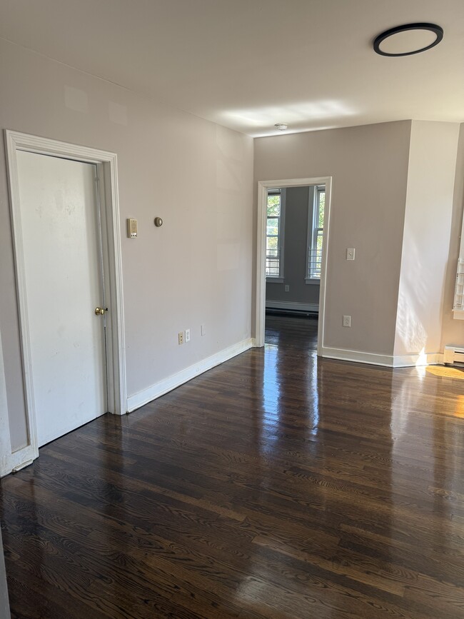 Building Photo - 95 Willowwood St