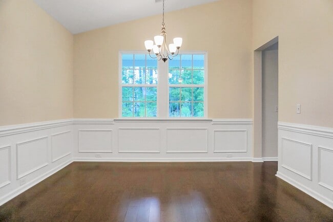 Building Photo - Remarkable 3 BR/ 2 BA Home With Solar Panels