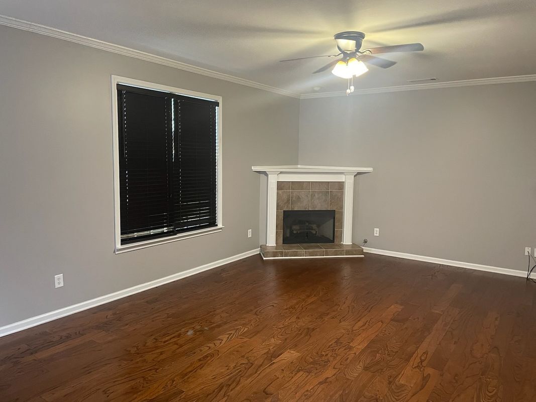 Building Photo - 2432 Temple View Dr
