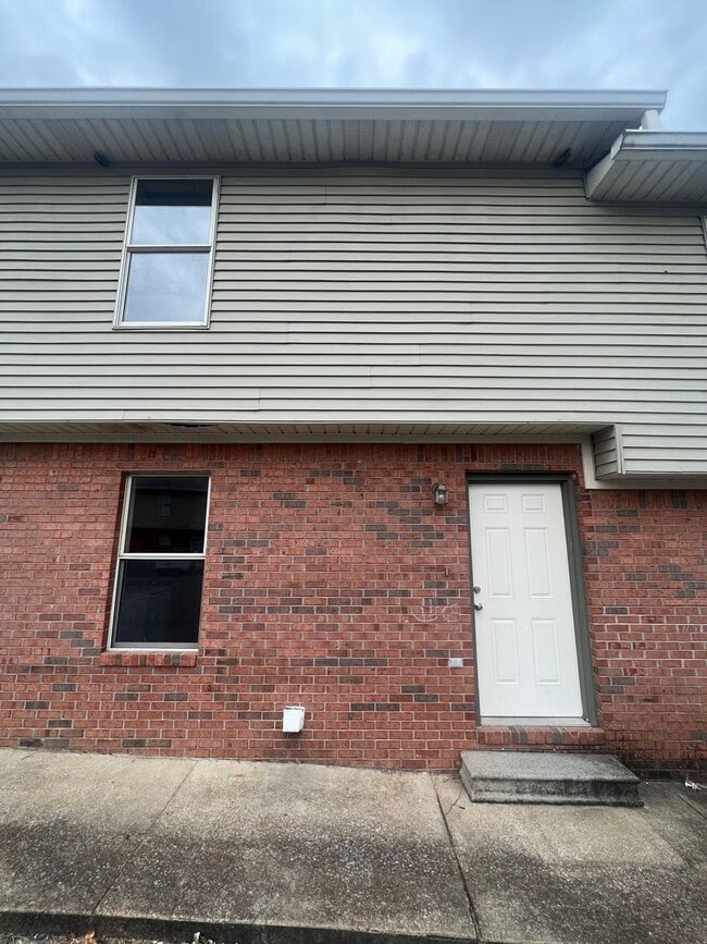 Building Photo - 427 Mt Pelia Rd