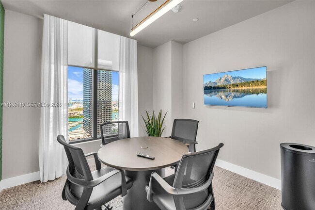 Building Photo - 121 NE 5th St