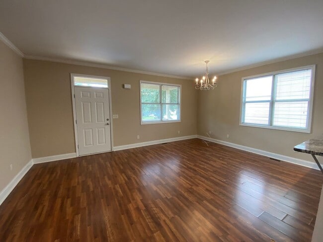 Building Photo - Pre-Leasing for August 2026!