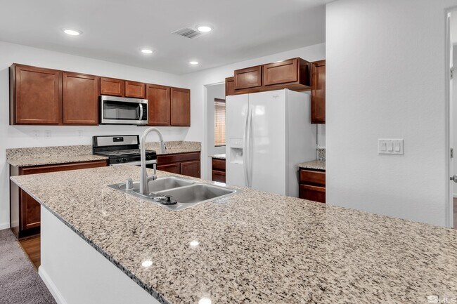 Building Photo - 698 Valmy Dr