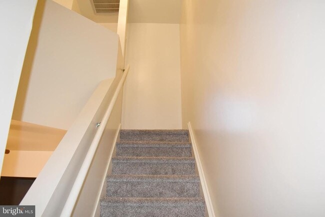 Building Photo - 955 Orchard Dr