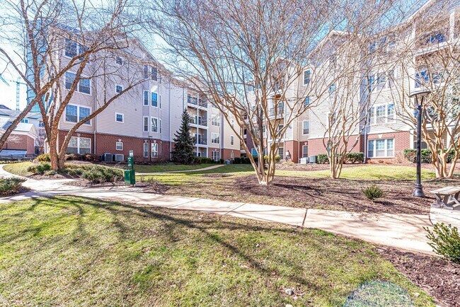 Building Photo - Fabulous 2br/2ba for rent in convenient Ga...