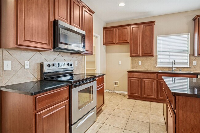 Building Photo - Awesome family home!