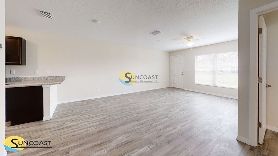 Building Photo - 9106 N Travis Dr