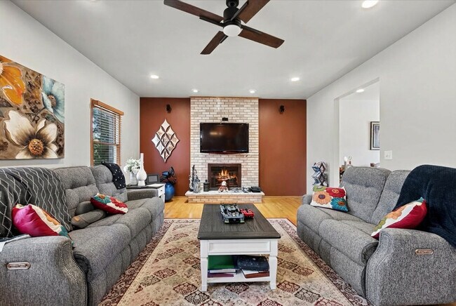 Building Photo - 11804 Long Run Dr