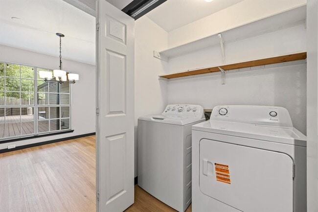 Building Photo - 903 Lipan Trail