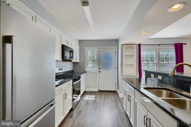 Building Photo - 938 Fairmount Ave