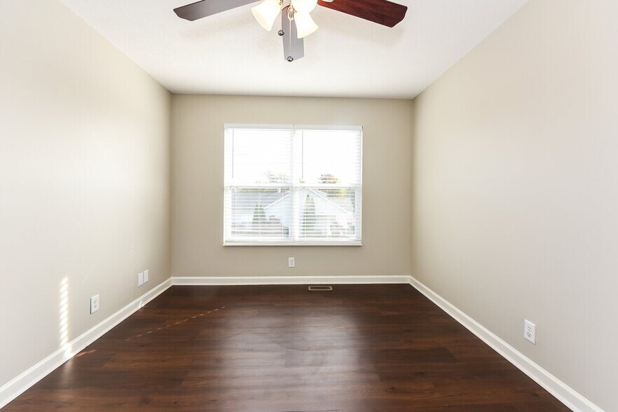 Building Photo - 2900 Summer Hollow Ct