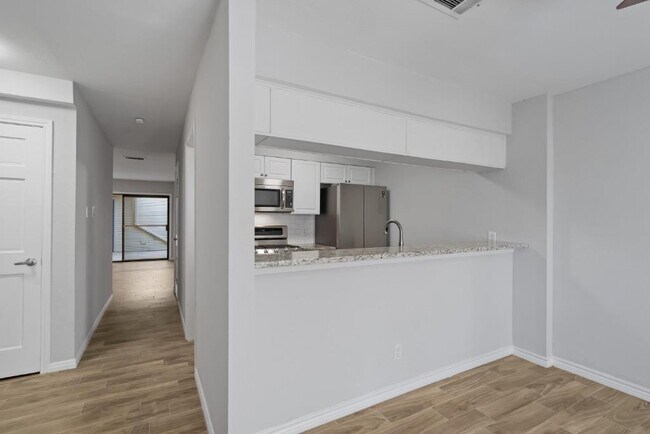 Building Photo - 3326 Foster Ln