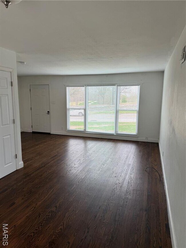 Building Photo - 1119 NORTH MCNIGHT ROAD | UNIVERSITY CITY 63132