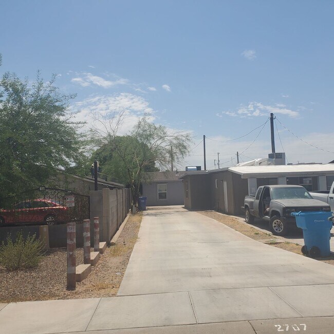 Building Photo - New Home Centrally Located