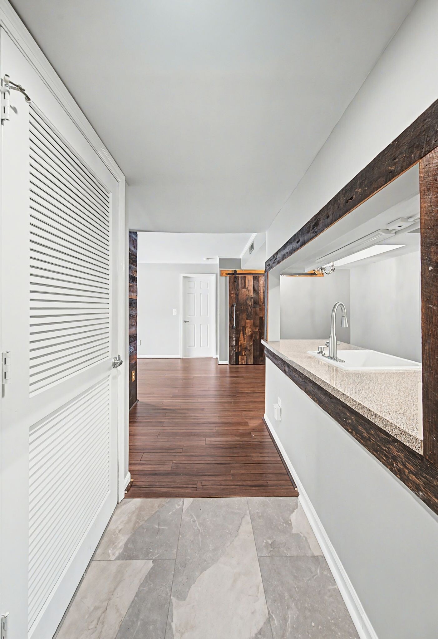 Building Photo - 265 Hillsboro Pl